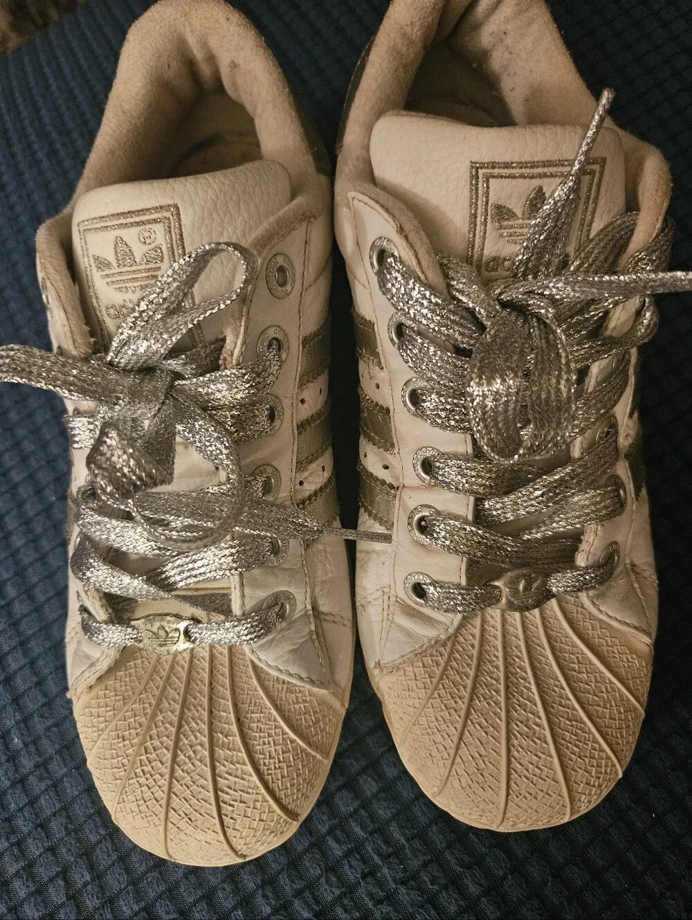 (2000) VTG Adidas Super Star White Sneakers with Silver Stripes Shell Toe 4.5